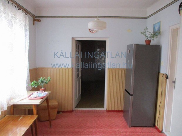 Bujon csal�di h�z elad�!