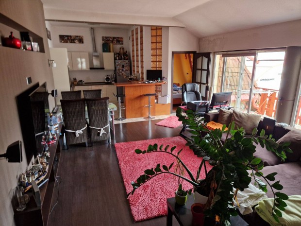 Bujtosi t� k�zel�ben v�llakoz�sra alkalmas ingatlan elad�! 12185