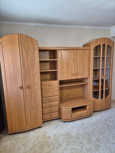 Bükk nappali háló szekrény 290 cm széles szép állapotban szekrénysor