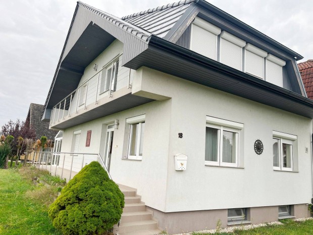 B�k�n sz�p csal�di h�z azonnal k�lt�zhet� elad�!