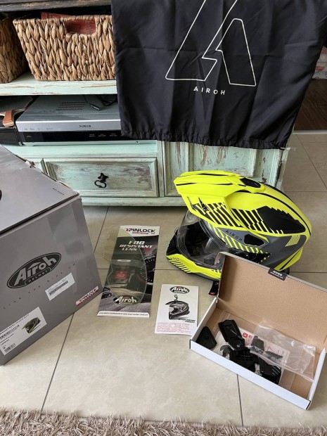 Bukósisak Airoh Commander túra enduro