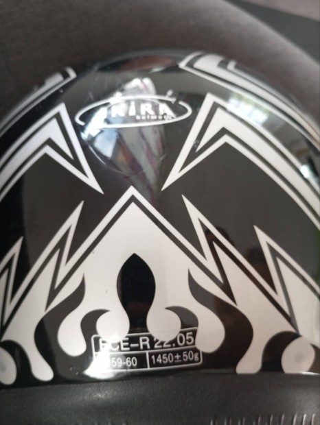 Buk�sisak Akira �j �llapot� 