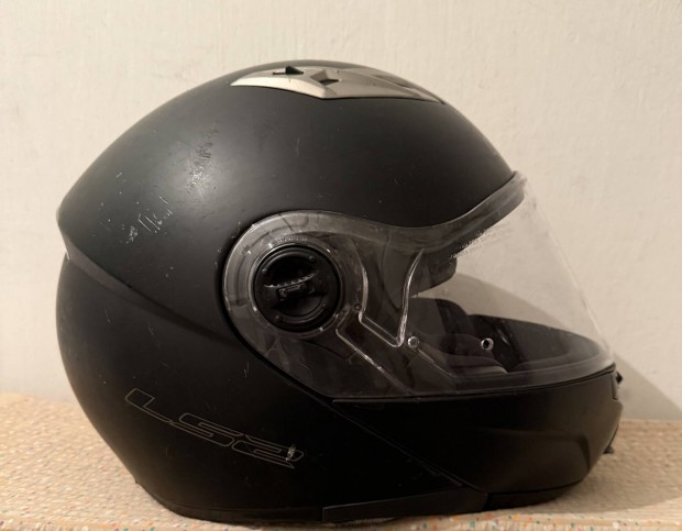 Buksisak elad, felnyithat, napszemveggel