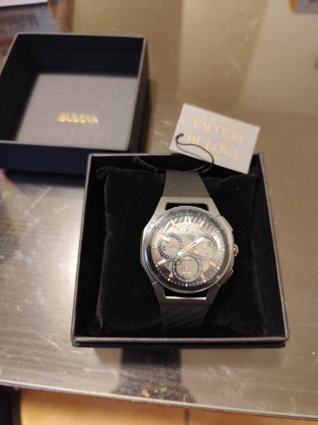 Bulova 98A162 frfi karra