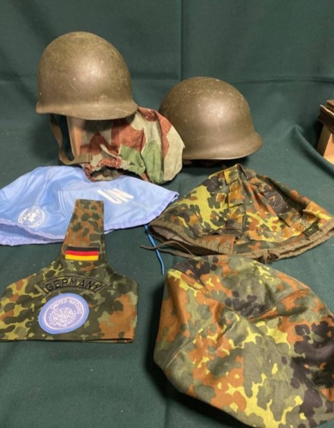 Bundeswehr NATO sisakok huzatokkal 