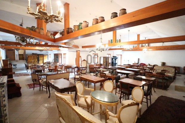 Bunker Esztergom v�ros sz�v�ben!