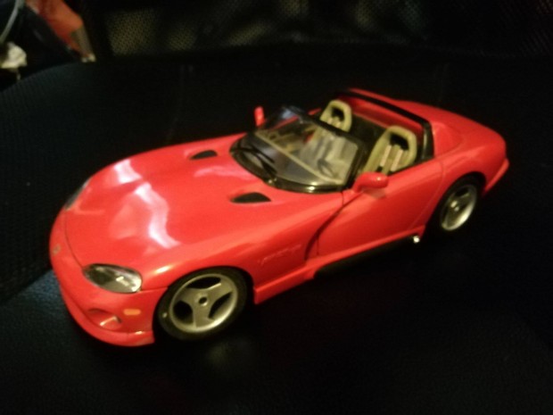 Burago 1:18 Dodge Viper RT/10