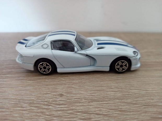 Burago Dodge Viper GTS white with blue stripes 1/43