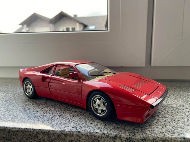 Burago Ferrari GTO 1984 1:18