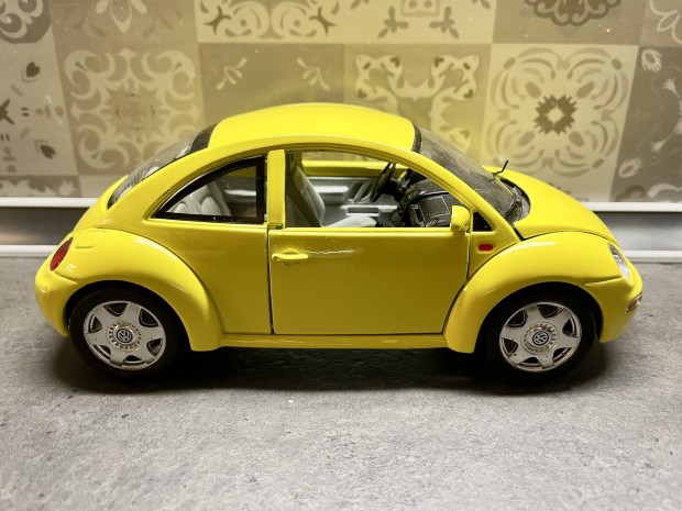 Burago Volkswagen New Beetle (1998) 1/18 Made in Italy