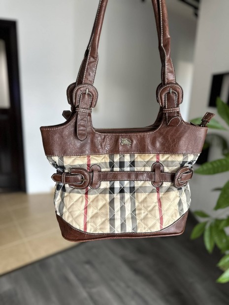 Burberry mintj tska