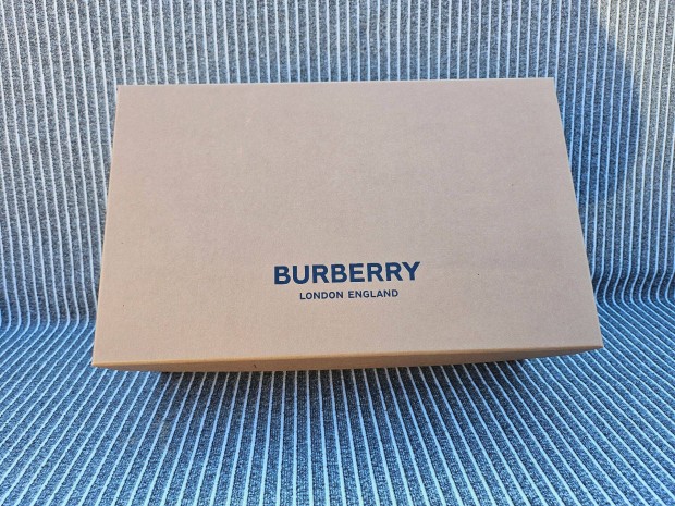 Burberry res doboz