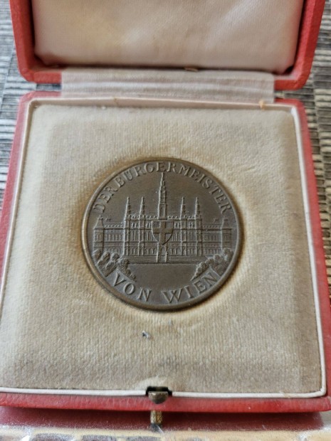 Brgermeister (Bcs polgrmestere) Table Medal ezstrem