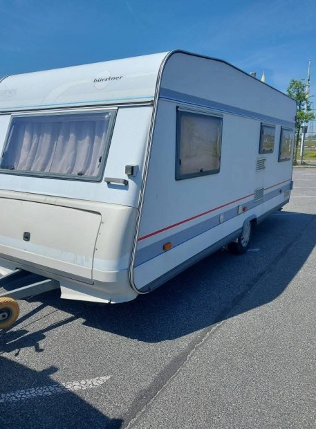 Bürstner Aresa 500-as lakókocsi