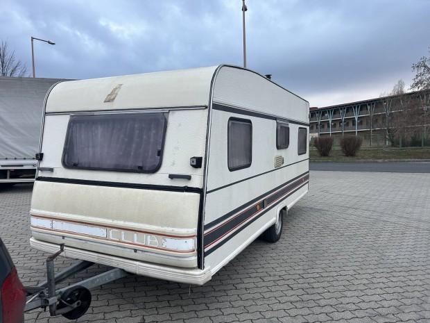 B�rstner Club lak�kocsi