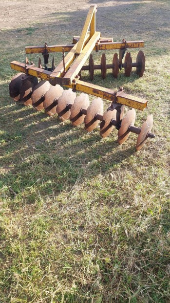 Busa trcsa elad