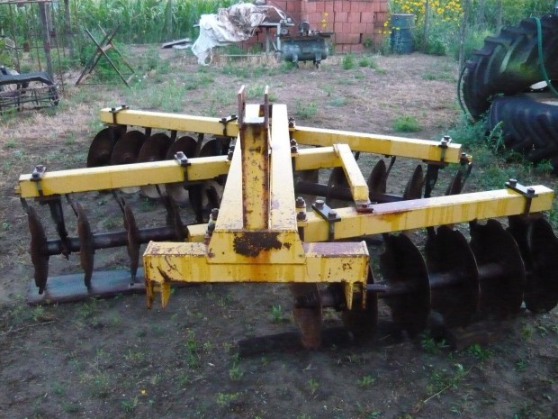 Busa t�rcsa elad�