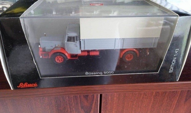 Bssing 8000 "Schuco" kisauto modell 1/43 Elad