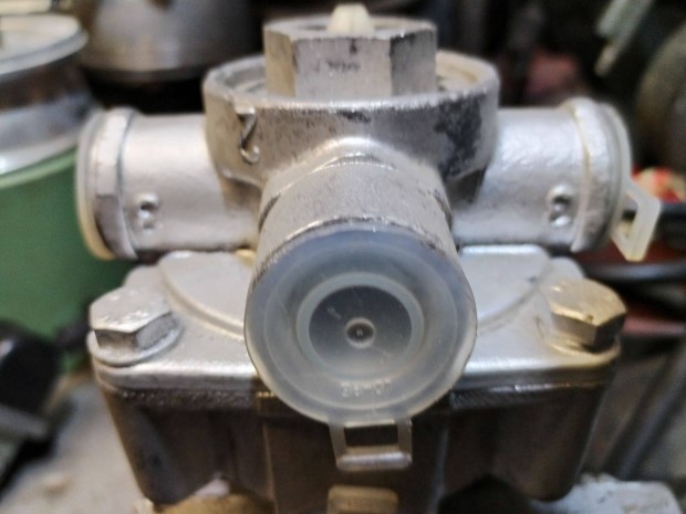 Busz Teheraut� f�krel�szelep Knorr-Bremze