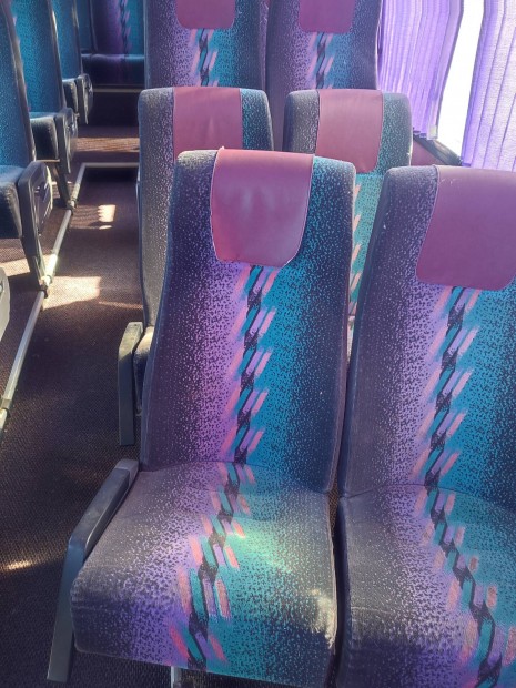 Busz lsek eladk 
