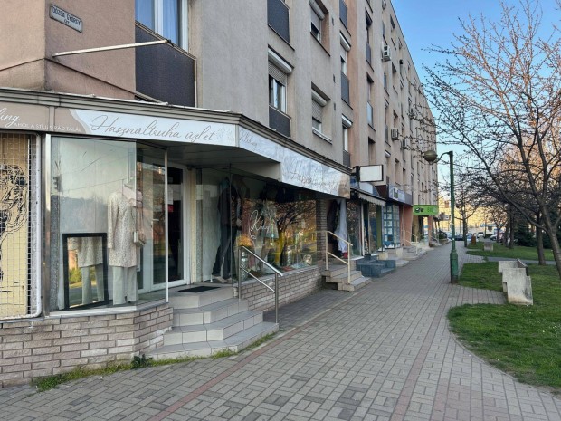 Butik soron els emeleten , 1+flszobs 47 m2 laks elad