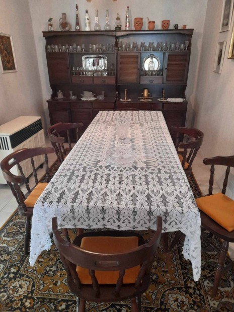 Btor- ebdl asztal, szkek, szekrny