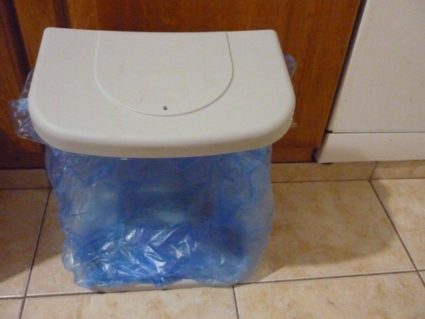 Bútorba építhető vödör