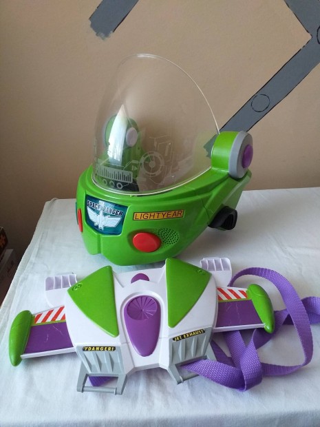 Buzz Lightyear felsrsz hang- s fnyeffektekkel