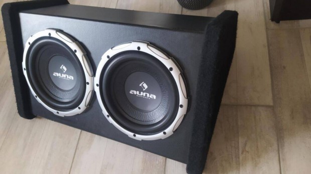 C8-as auts dupla subwoofer