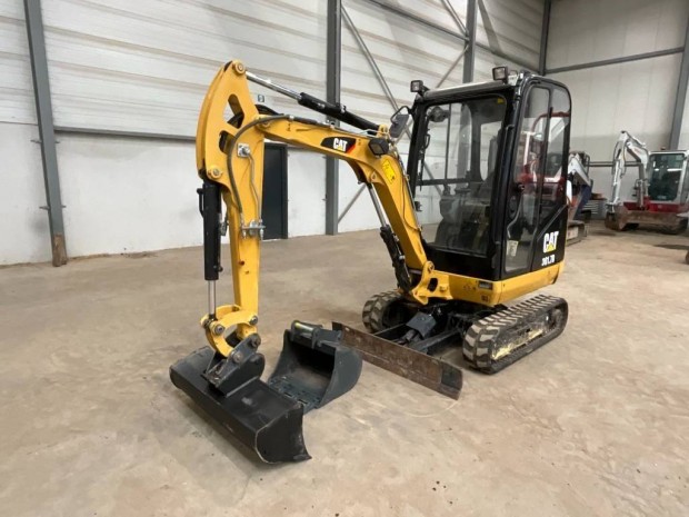 CAT 301.7 D/ 2.384 h zemra / Lzing 20%-tl