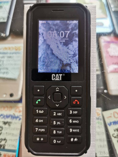 CAT B40 4G tsll IP69 MIL-STD-810H strapa nyomgombos dual sim