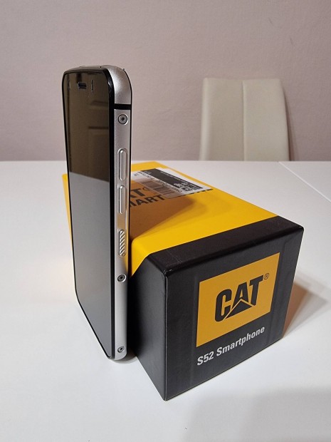 CAT S52 strapabr telefon