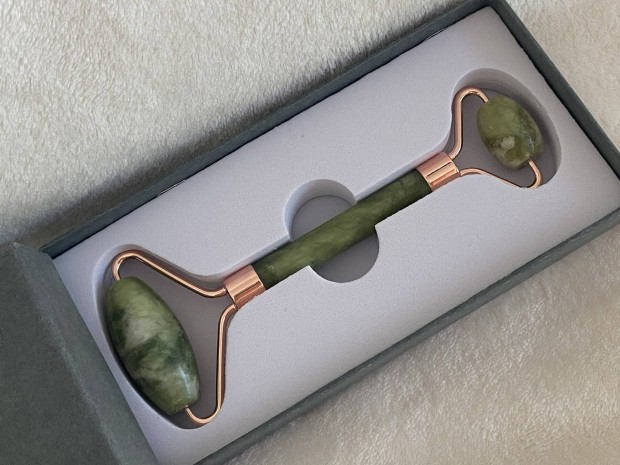 CBD vital jade stone roller