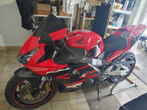 CBR 954 RR 2002 évjárat