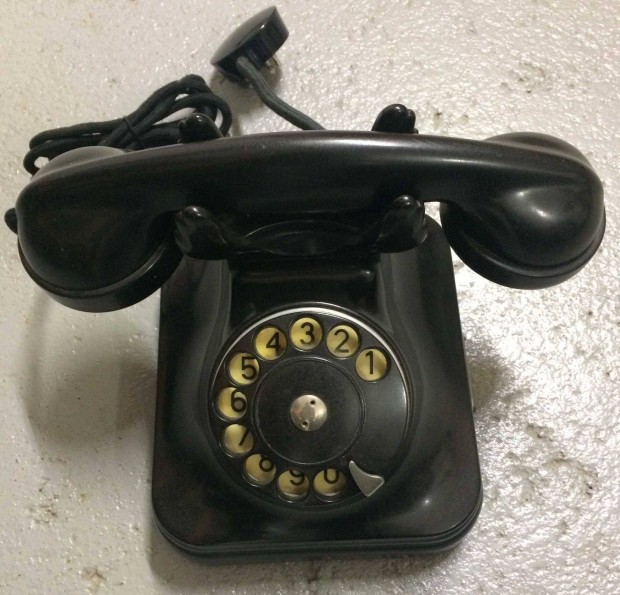 CB-35-s vezetkes trcss telefon