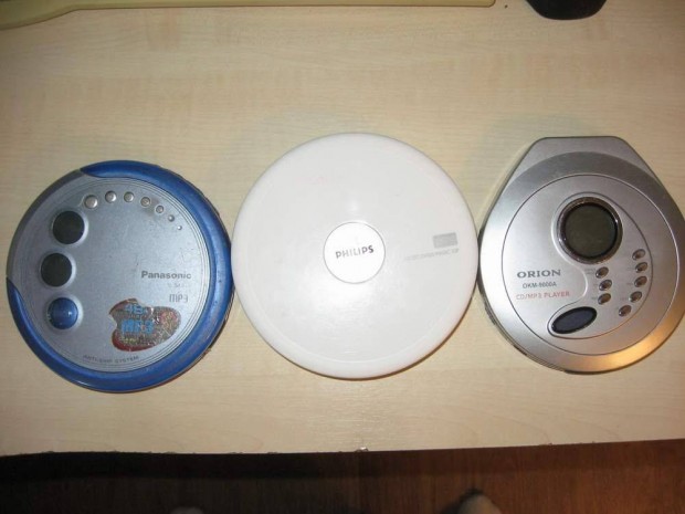CD Lejtsz Mp3-as 3db Discman hibsak egyben Panasonic Philips Orio