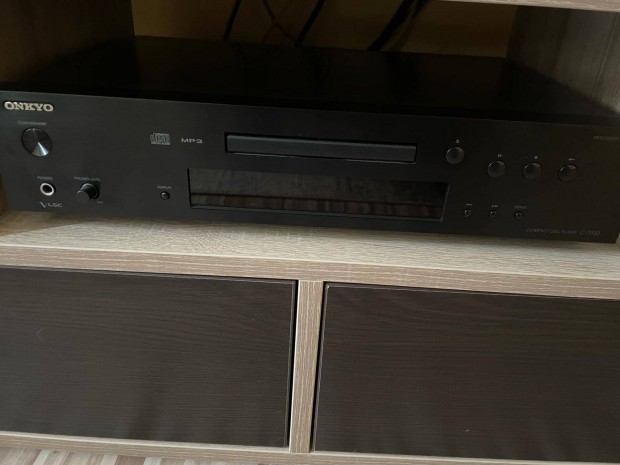 CD lejtsz - Onkyo C-7030