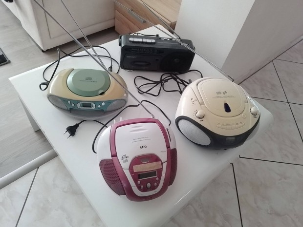 CD lejátszók (USB-s rádiós) 3 db és kazettás magnó egyben olcsón eladó
