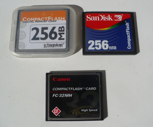 CF (Compact Flash) memriakrtyk (Kingston, Sandisk, Canon)