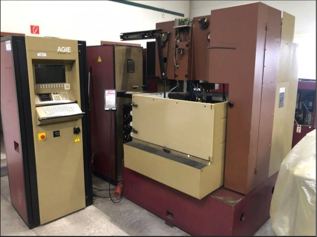 CNC forgcsol mhelybl mkd gpek eladk: mar, fr, huzal stb