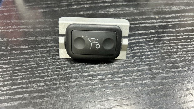 CSOMAGTR AJT NYIT A2048707151 elad