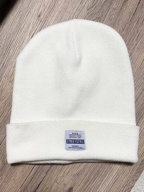 C&A unisex téli fehér sapka
