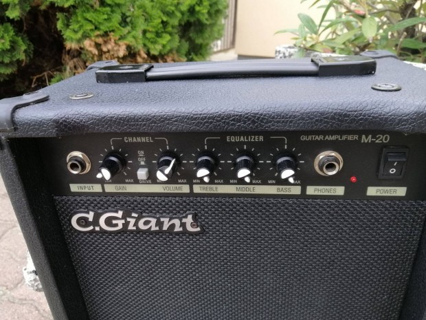 C-Giant gitár kombó , 20w