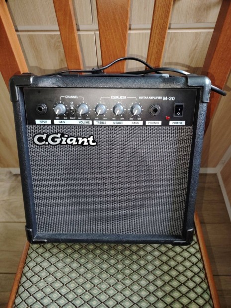 C giant gitárkombó