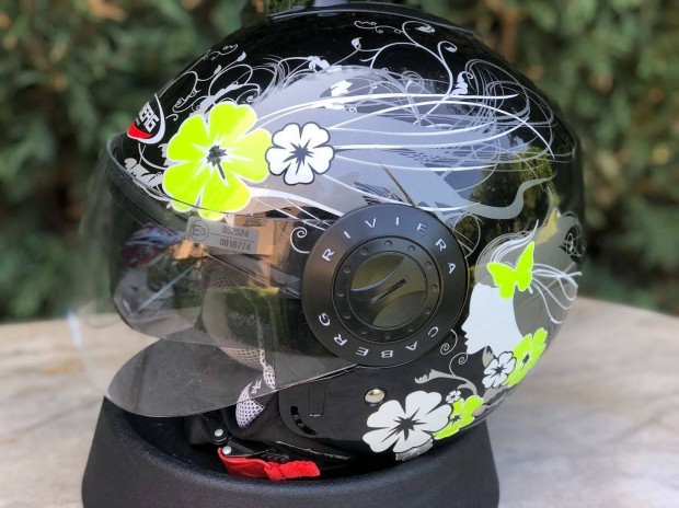 Caberg Riviera V2+ bukósisak Xxs-es fekete és virágos. Ingyen Foxpost!