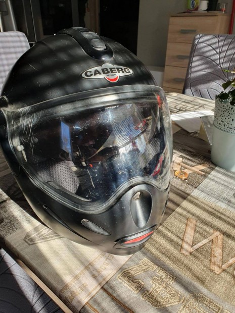 Caberg motoros buk�sisak elad�