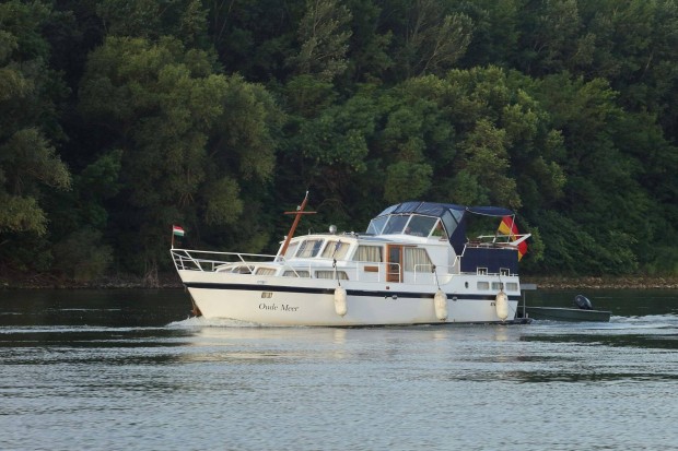 Cabin Cruiser holland vas csatornahajó