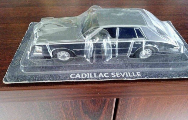 Cadillac Seville (1984) kisauto modell 1/43 Elad