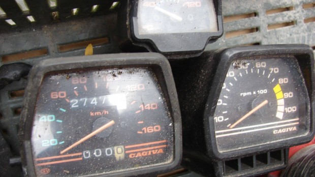 Cagiva m�szeregys�g elad�