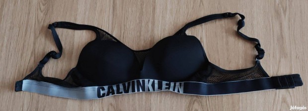 Calvin Klein ni melltart M